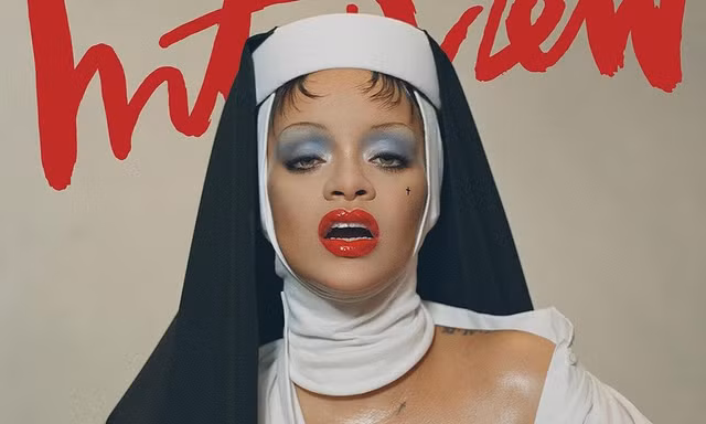Rihanna gây phẫn nộ