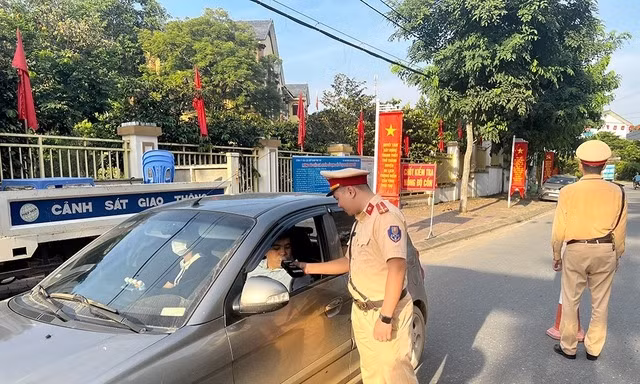 Ăn rượu nếp Tết Đoan Ngọ, thổi nồng độ cồn có lên không?