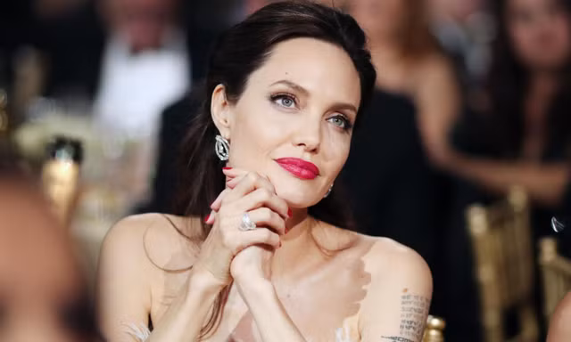 Tuổi 49 của Angelina Jolie