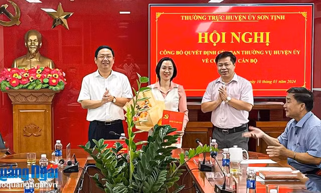 Bản tin 8H: Nữ cán bộ tỉnh được luân chuyển về làm Bí thư Đảng ủy xã