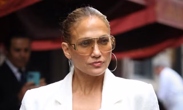 Một năm tệ hại của Jennifer Lopez