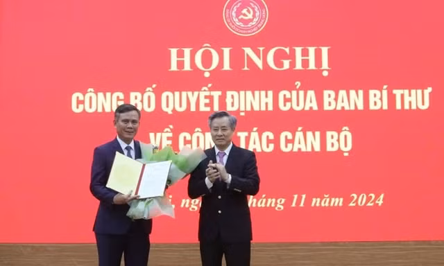 Bản tin 8H: Ban Bí thư điều động Chủ tịch tỉnh về Trung ương