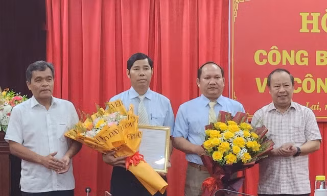 Bản tin 8H: Công bố quyết định Thủ tướng Chính phủ và Ban Bí thư về công tác cán bộ