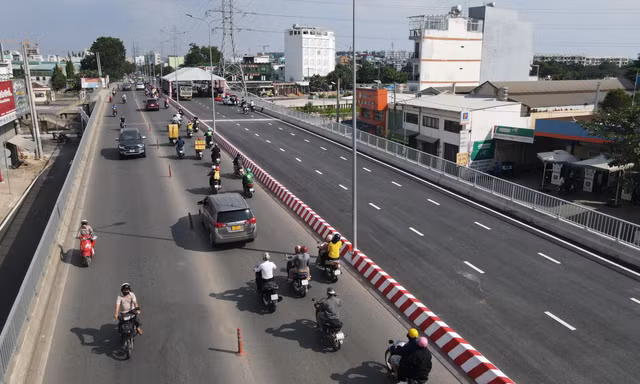 Thông xe toàn bộ cầu Bưng 500 tỷ tại TPHCM