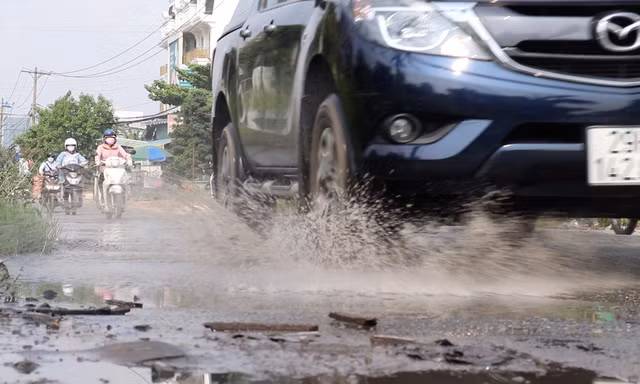 Cận cảnh ‘con đường đau khổ’ làm 7 năm chưa xong ở TP Thủ Đức