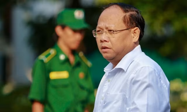 Ông Tất Thành Cang bị cách chức Ủy viên T.Ư, Phó bí thư TPHCM