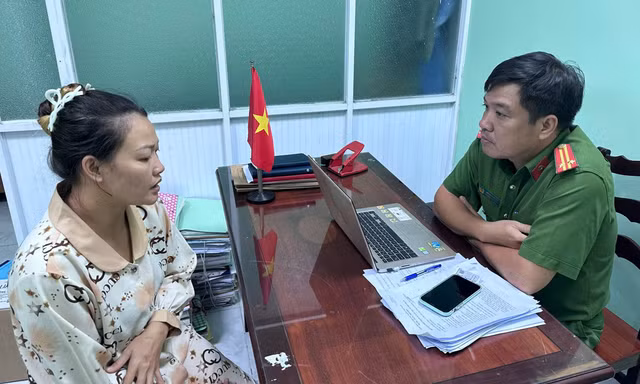 Bắt khẩn cấp người phụ nữ hành hung nhân viên đường sắt ở TPHCM