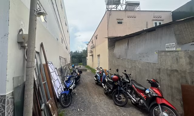 Cô gái trẻ bị giam lỏng, hành hạ nhiều ngày trong căn nhà ở Thủ Đức