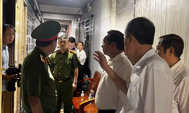 Chủ tịch TPHCM Nguyễn Văn Được xuống hiện trường vụ cháy 8 người chết 