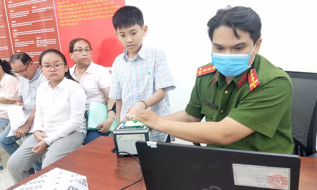 TPHCM tiếp nhận gần 25.000 hồ sơ cấp thẻ căn cước 