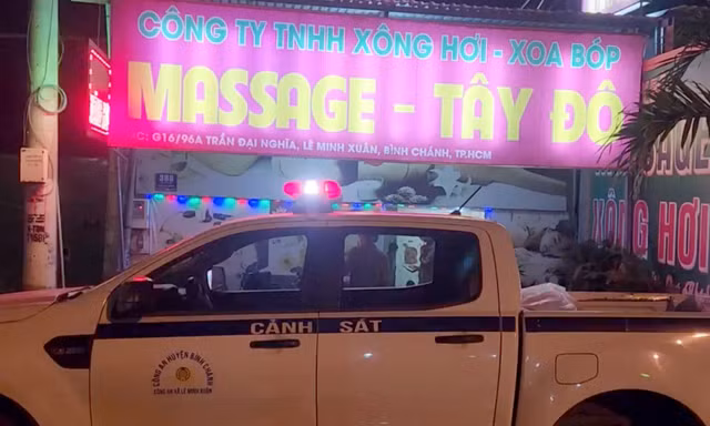 TPHCM: Cảnh sát ‘đột kích’ 3 cơ sở massage có tiếp viên nữ bán dâm 