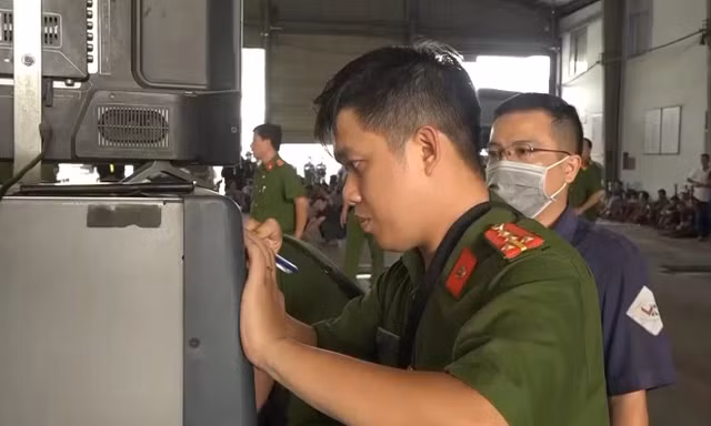Giải mã ám hiệu của các đăng kiểm viên