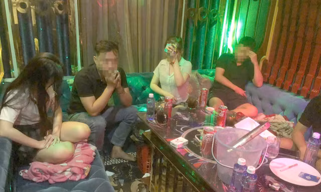 Biến phòng thu âm thành 'bãi đáp' bay lắc 
