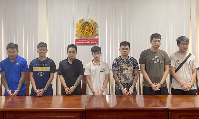 Khởi tố băng ‘tín dụng đen’ bắt người vay thế chấp bằng clip khỏa thân 