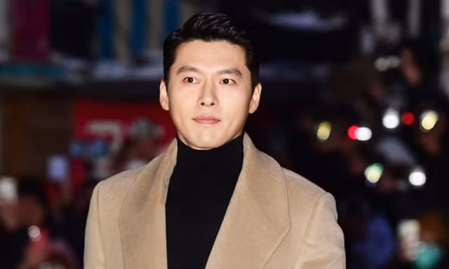 Khán giả reo hò gặp Hyun Bin, Son Ye Jin dự tiệc kết phim 'Hạ cánh nơi anh'