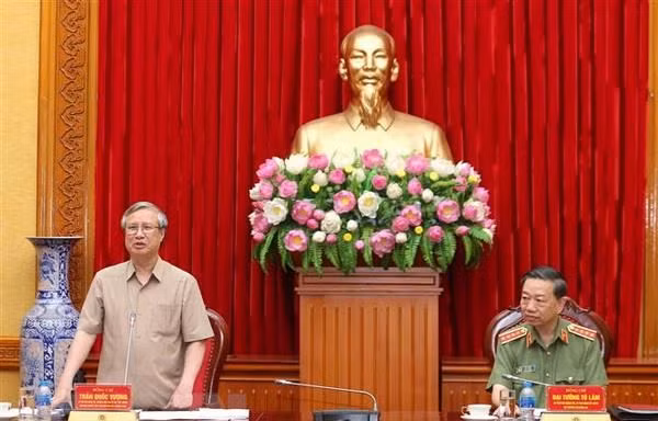 Thường trực Ban Bí thư Trần Quốc Vượng phát biểu chỉ đạo buổi làm việc. (Ảnh: Phương Hoa/TTXVN) 