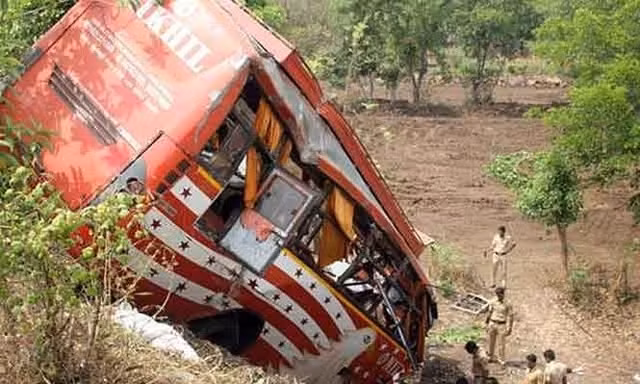 Hiện trường một vụ tai nạn xe buýt tại Ấn Độ. Ảnh minh họa. (Nguồn: ndtv.com)