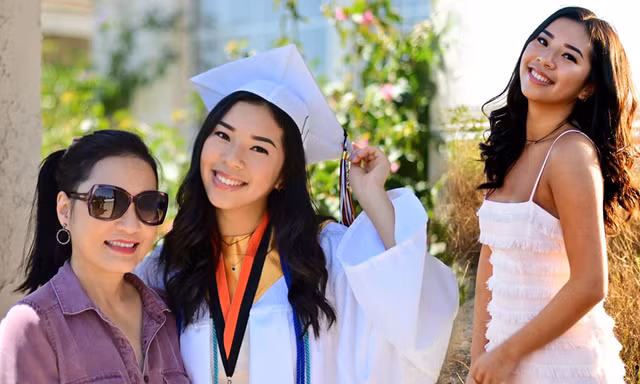 Nhan sắc rạng rỡ như trăng rằm của con gái Hồng Đào - Quang Minh gây xao xuyến
