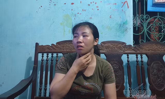 Clip: Chị bán rau kể lại việc bị nữ Phó chủ tịch phường nói 'con điên này'