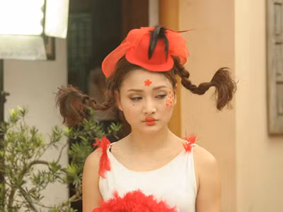 ‘Bà Tưng’ nhảy Gentleman trong Hài tết 2014
