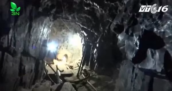 'Vàng tặc' đào mê cung đường hầm, hoành hành ở Quảng Trị