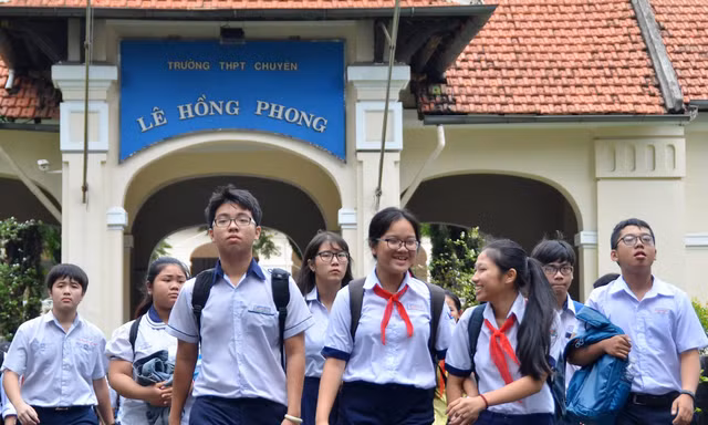 Sàng lọc học sinh lớp chuyên cuối năm: Có phù hợp khi teen phải học online kéo dài?