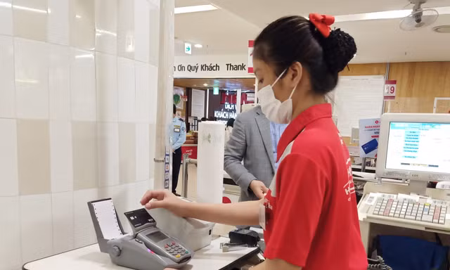 Những “đặc quyền” thẻ ngân hàng không phải sinh viên nào cũng biết