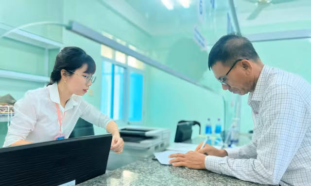 Khánh Hòa bước vào 'cuộc đua số': 30 ngày không in giấy, tuần làm việc không văn bản giấy