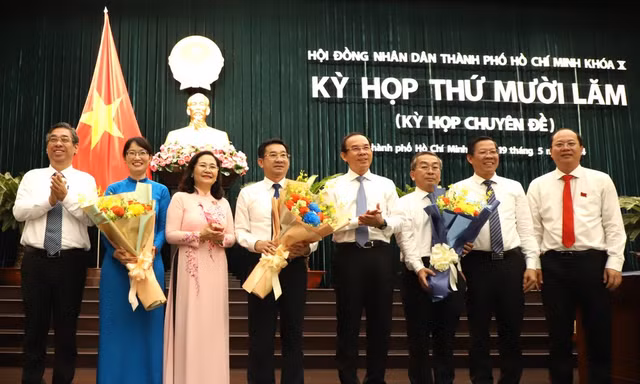 Phê chuẩn kết quả bầu, miễn nhiệm Phó Chủ tịch UBND TPHCM