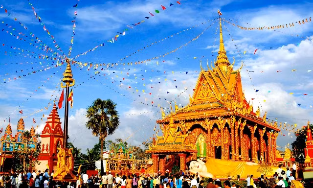 Thủ tướng chúc mừng đồng bào Khmer dịp Tết Chôl Chnăm Thmây