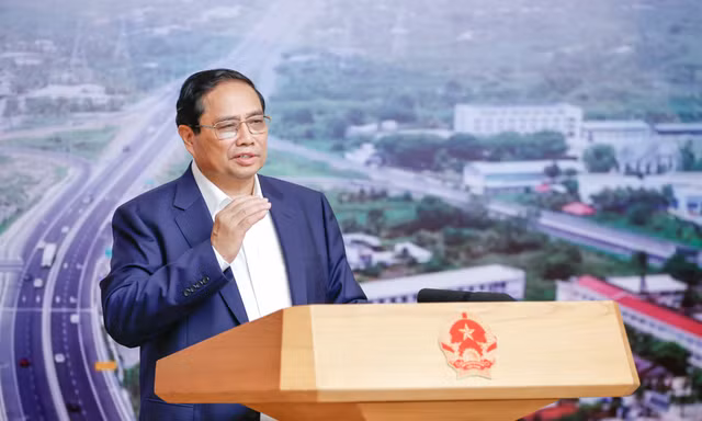 Thủ tướng nói mục tiêu 1.200 km cao tốc 'cán đích' năm 2025