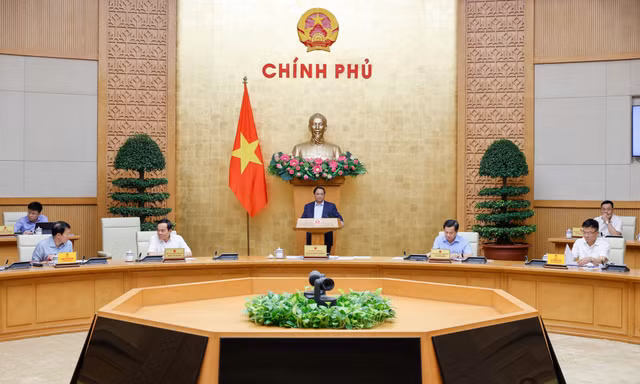 Phó Thủ tướng Lê Thành Long, Bộ trưởng Lương Tam Quang lần đầu dự họp Chính phủ trên cương vị mới