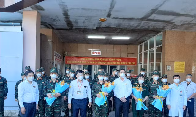 Bộ Quốc phòng cử đoàn công tác giúp Cần Thơ chống dịch