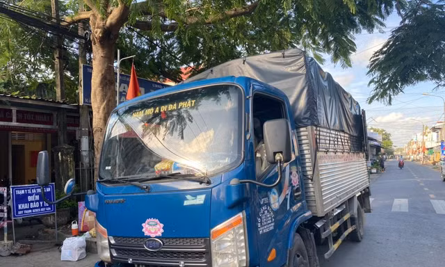 Lợi dụng xe 'luồng xanh' để chở người từ vùng dịch về Cần Thơ