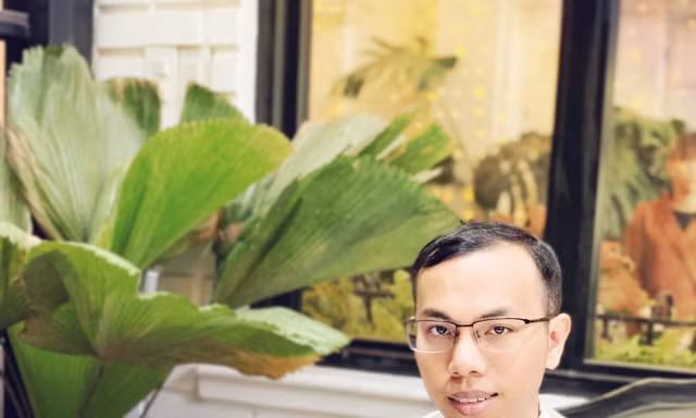 Chàng trai trẻ Lê Anh Tiến, CEO Công ty Cổ phần Công nghệ Chatbot Việt Nam, với sản phẩm Bot Bán Hàng vừa nhận gói đầu tư trị giá 500.000 USD từ NextTech Group và Quỹ hỗ trợ khởi nghiệp Next100
