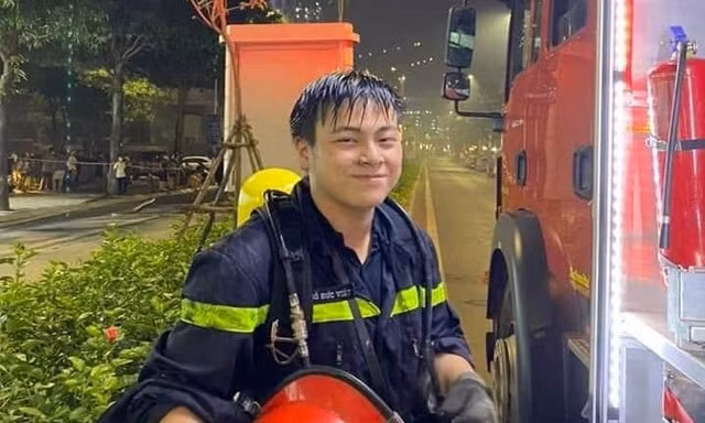Truy tặng Huy hiệu Tuổi trẻ dũng cảm cho hai chiến sĩ hy sinh khi chữa cháy