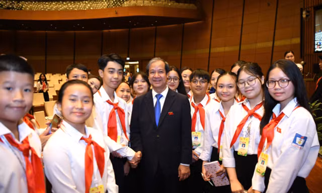 Bộ trưởng Giáo dục Nguyễn Kim Sơn: Trường học hạnh phúc không thể có chỗ cho bạo lực, tệ nạn