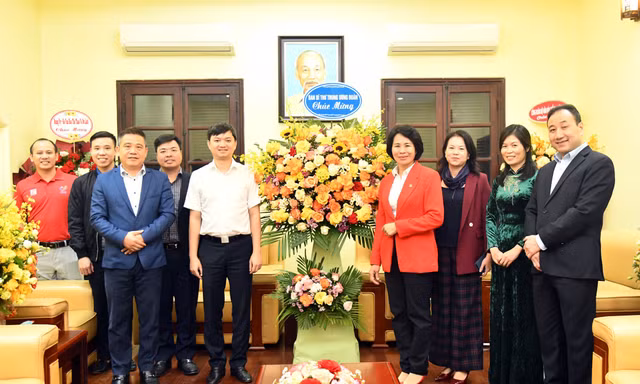 Ban Bí thư T.Ư Đoàn chúc mừng 77 năm Ngày Thể thao Việt Nam 