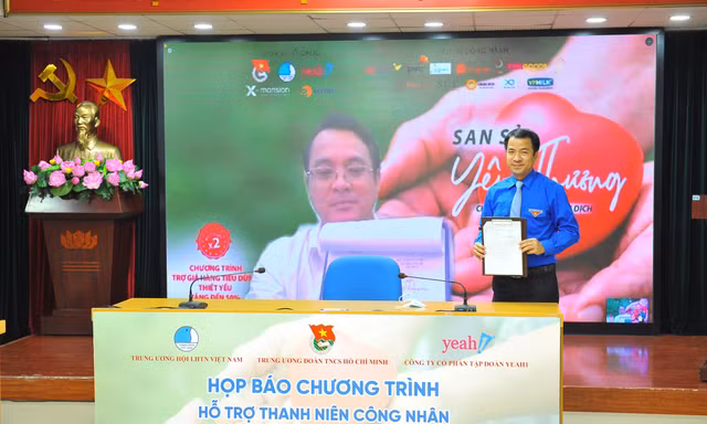 T.Ư Đoàn và Công ty cổ phần Tập đoàn Yeah1 ký kết hợp tác chương trình “San sẻ yêu thương, chung tay vượt qua đại dịch”.