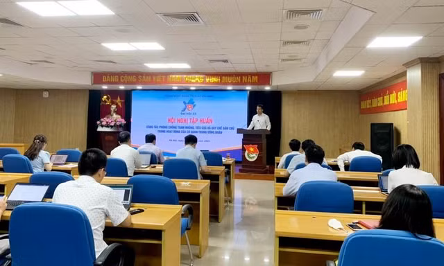 Anh Ngô Văn Cương, Bí thư T.Ư Đoàn, Chủ nhiệm Ủy ban Kiểm tra T.Ư Đoàn phát biểu tại Hội nghị.