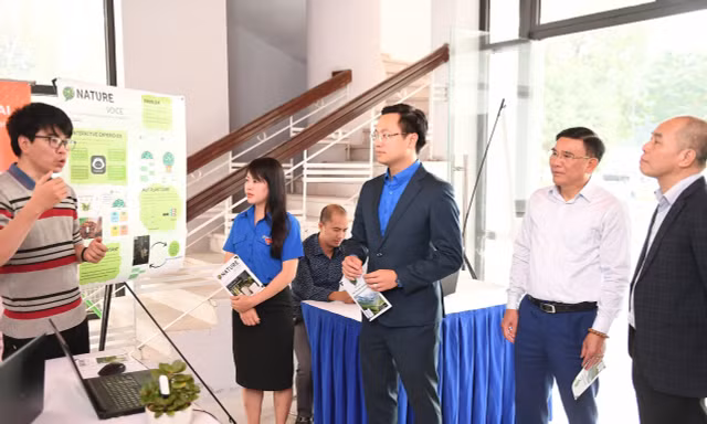Kỳ lạ ứng dụng cây cảnh 'trò chuyện' với người, thỏ AI hỗ trợ trẻ tự kỷ