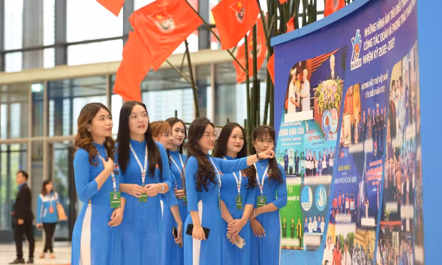 Khai mạc Triển lãm ảnh Khát vọng cống hiến - Lẽ sống thanh niên, ra mắt Bảo tàng số Tuổi trẻ