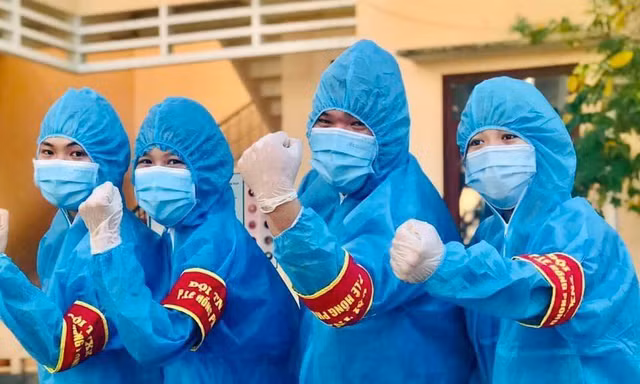 Tuổi trẻ cả nước dồn sức, xung kích trên mặt trận chống dịch