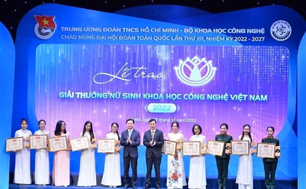 20 nữ sinh nhận giải thưởng khoa học công nghệ Việt Nam năm 2023