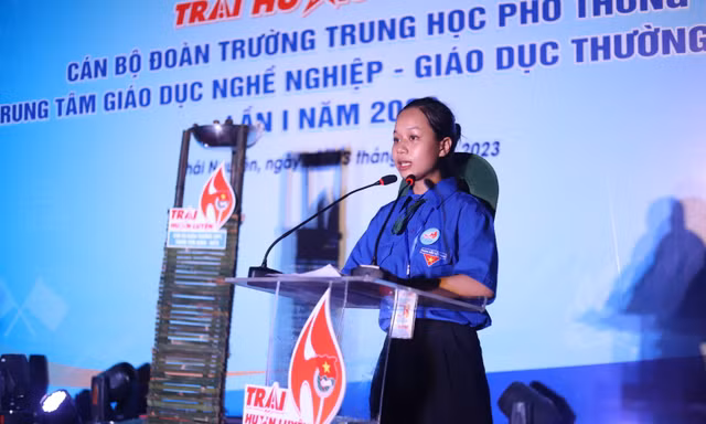 Lần đầu tiên tổ chức Trại huấn luyện cán bộ Đoàn trường học