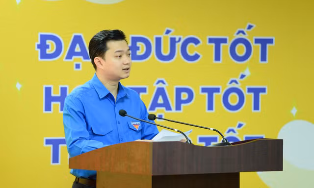 Xây dựng dữ liệu và triển khai ứng dụng hướng nghiệp cho học sinh