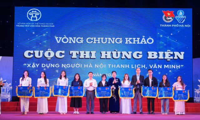 Sinh viên thi hùng biện về xây dựng Người Hà Nội thanh lịch, văn minh