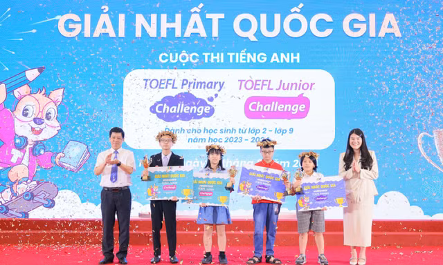 Hai học sinh tiểu học đạt điểm tuyệt đối thi TOEFL Junior 