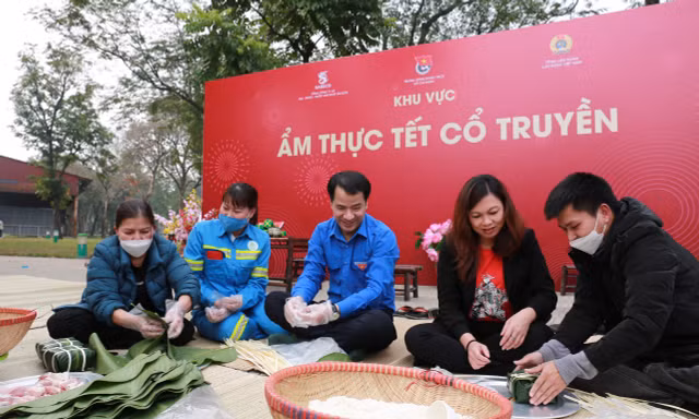 Cùng nhau làm nên Tết: Tết này con tôi có áo mới để mặc rồi!
