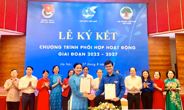 Trung ương Đoàn và Hội Liên hiệp Phụ nữ Việt Nam ký chương trình phối hợp giai đoạn 2022 - 2027